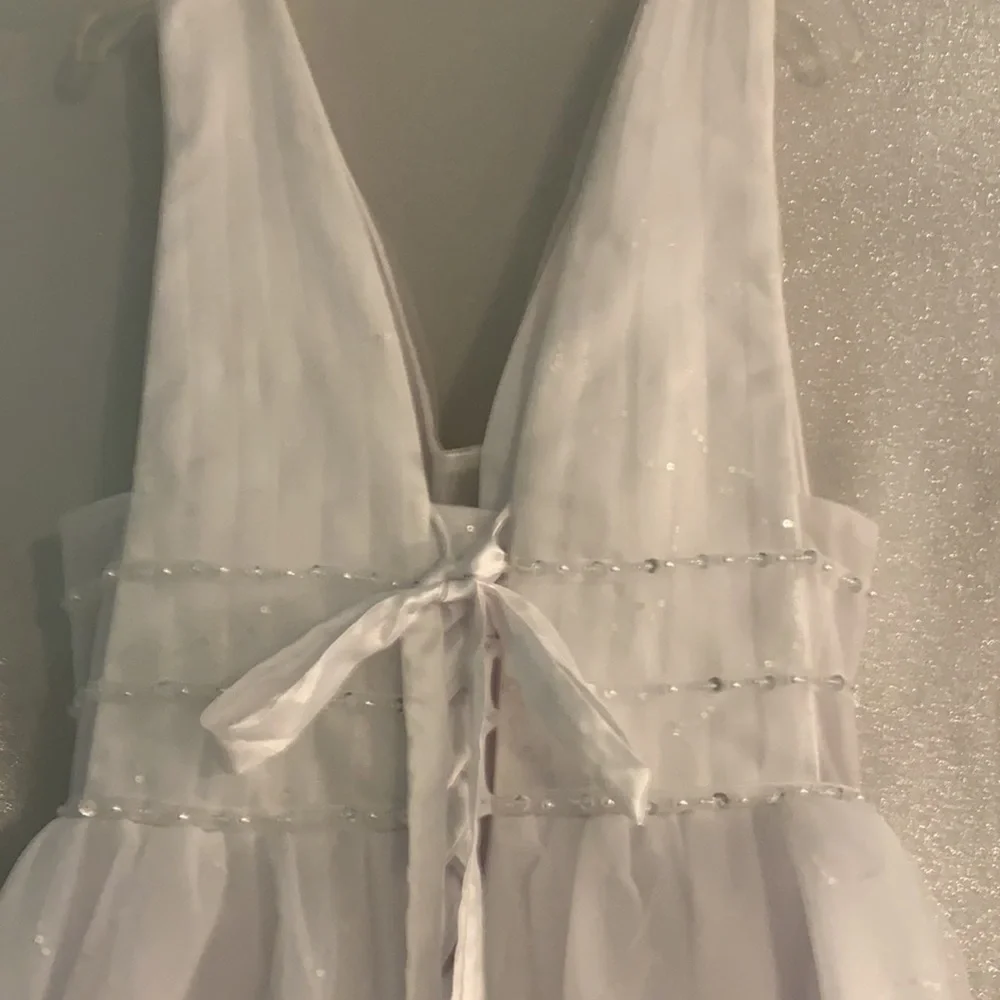Wedding gown - Picture 5 of 12